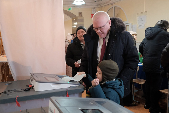 Губернатор Кировской области проголосовал на выборах Президента.