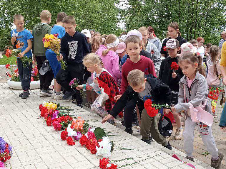 В Нагорске прошел митинг, посвященный Дню памяти и скорби.