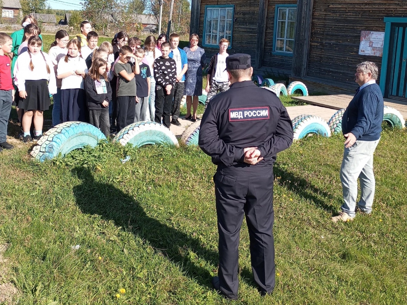 В Нагорском районе прошли антитеррористические учения в образовательных учреждениях.