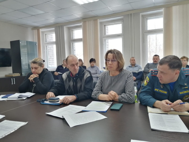 В администрации Нагорского района состоялось заседание комиссии по предупреждению и ликвидации чрезвычайных ситуаций. В администрации Нагорского района состоялось заседание комиссии по предупреждению и ликвидации чрезвычайных ситуаций.