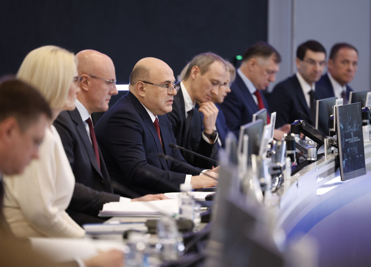 Михаил Мишустин провел стратегическую сессию по результатам кураторства федеральных округов. Михаил Мишустин провел стратегическую сессию по результатам кураторства федеральных округов.