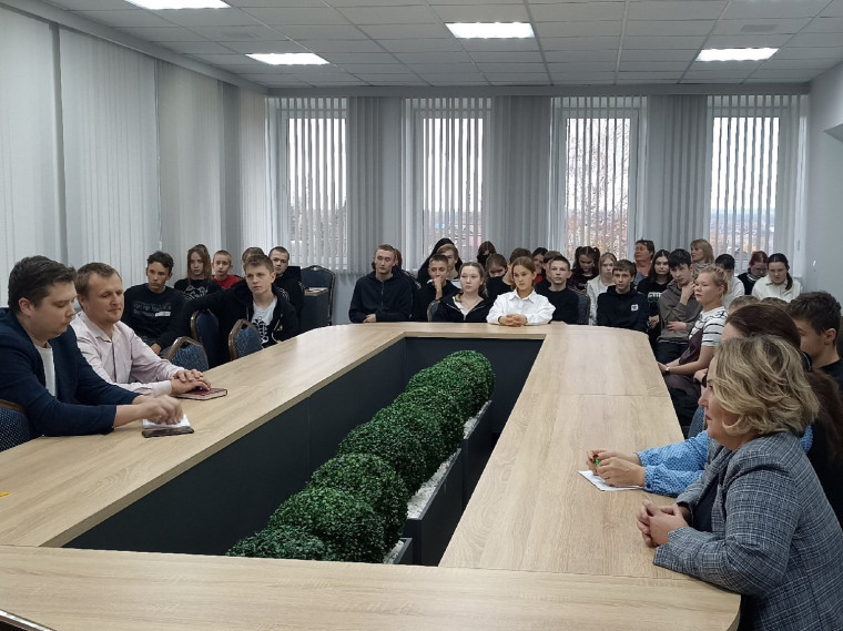 Школьники посетили администрацию Нагорского района. Школьники посетили администрацию Нагорского района.