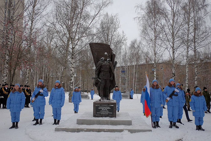 В Приволжском федеральном округе прошли мероприятия, приуроченные Дню Героев Отечества. В Приволжском федеральном округе прошли мероприятия, приуроченные Дню Героев Отечества.